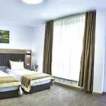 Evelin Deluxe House Gasthof 4*