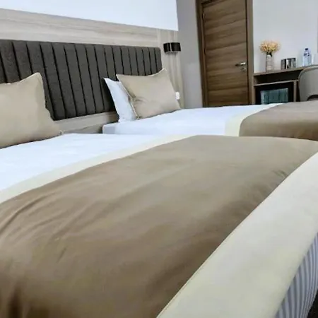 بيت ضيافة Evelin Deluxe House 4*