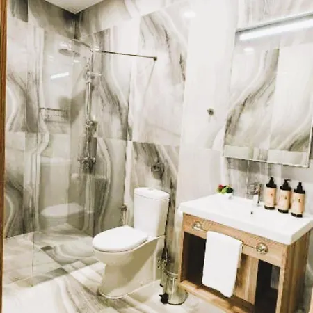 بيت ضيافة Evelin Deluxe House