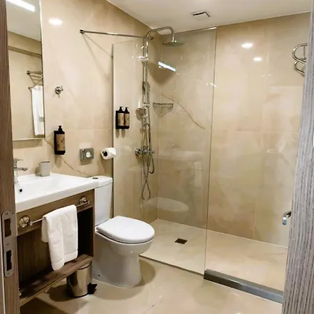 بيت ضيافة Evelin Deluxe House 4*