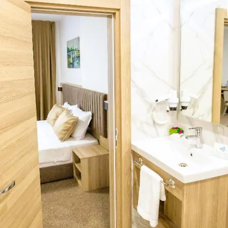 Evelin Deluxe House بيت ضيافة *