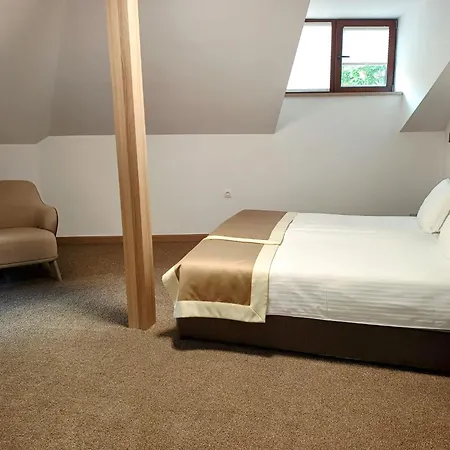 Evelin Deluxe House بيت ضيافة 4*