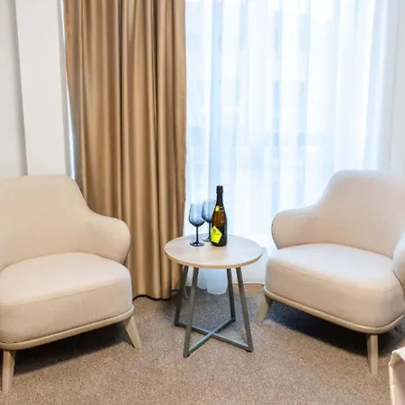 بيت ضيافة Evelin Deluxe House