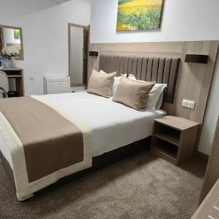 Evelin Deluxe House 4*