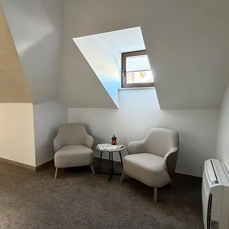 ゲストハウス Evelin Deluxe House