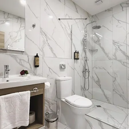 Evelin Deluxe House ゲストハウス