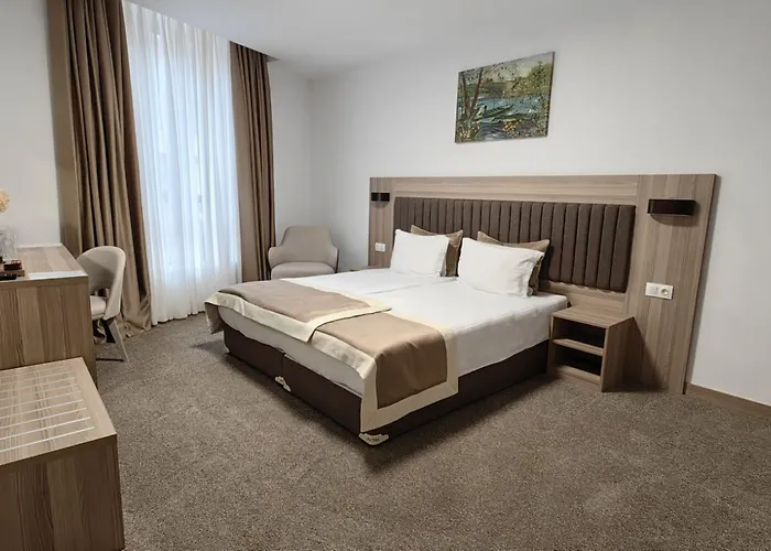 Evelin Deluxe House Гостевой дом 4*