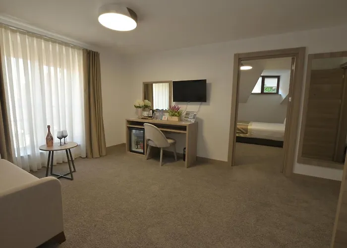 Гостевой дом Evelin Deluxe House