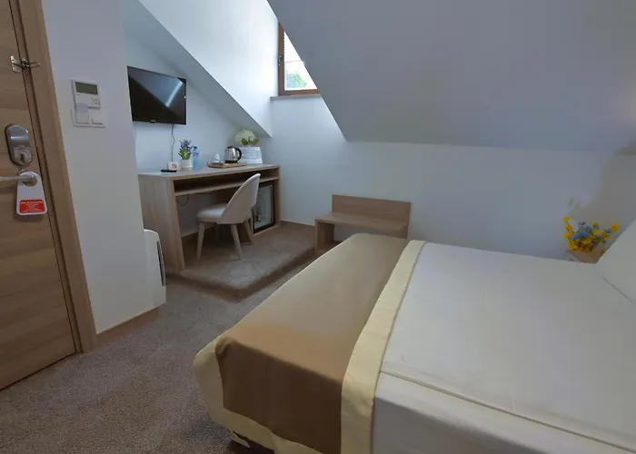 Гостевой дом Evelin Deluxe House