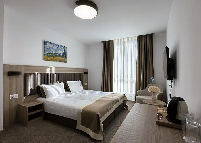 Evelin Deluxe House Гостевой дом 4*