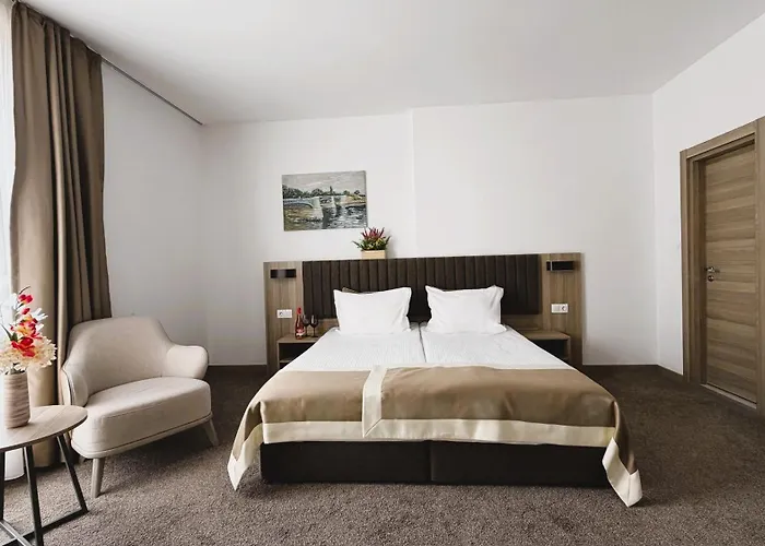 Evelin Deluxe House 4*