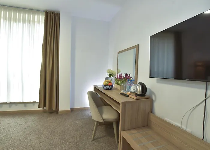 Гостевой дом Evelin Deluxe House 4*