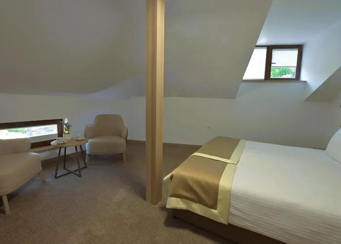 Evelin Deluxe House Гостевой дом 4*