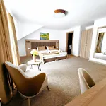 Evelin Deluxe House بيت ضيافة 4*