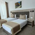 Evelin Deluxe House 4*