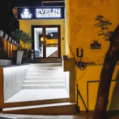 Evelin Deluxe House 4*