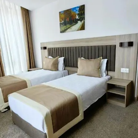 게스트하우스 Evelin Deluxe House 4*