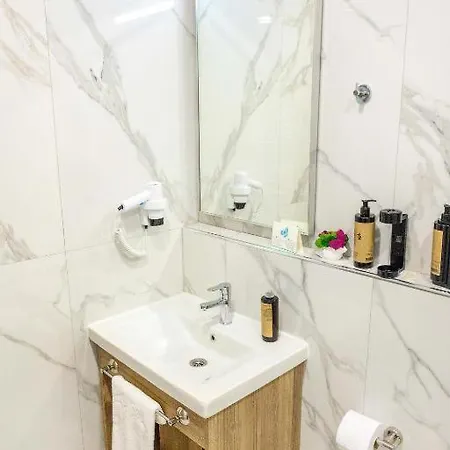 Evelin Deluxe House 플로브디프