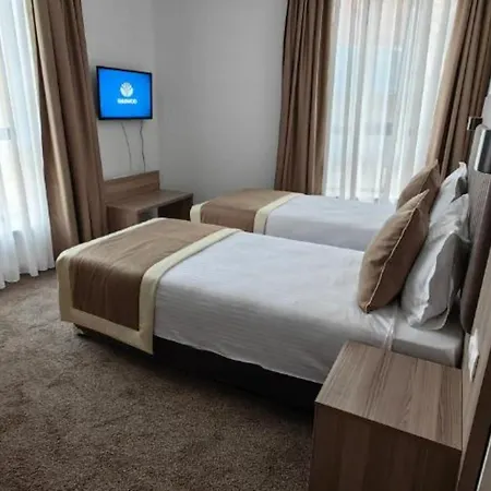 게스트하우스 Evelin Deluxe House 4*