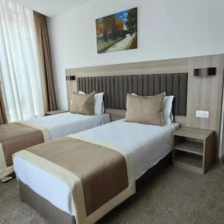Evelin Deluxe House 4*