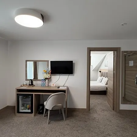 Pensiune Evelin Deluxe House 4*