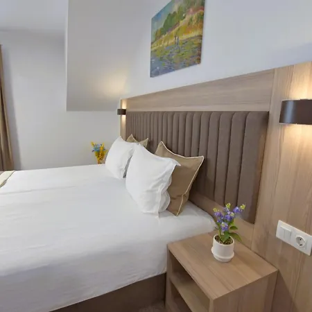 Evelin Deluxe House 4*