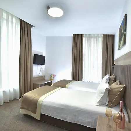 Pensiune Evelin Deluxe House 4*