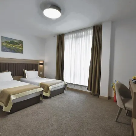 Evelin Deluxe House Pensiune 4*