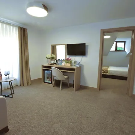 Pensiune Evelin Deluxe House 4*