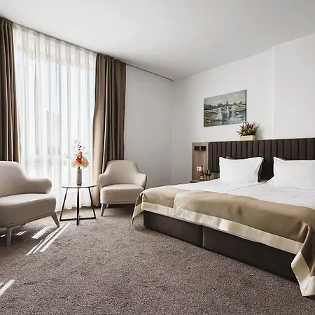 Evelin Deluxe House 4*