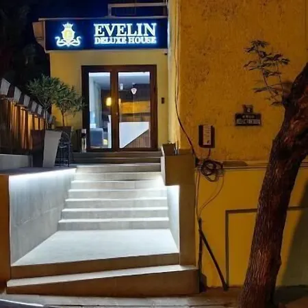 Evelin Deluxe House 4*
