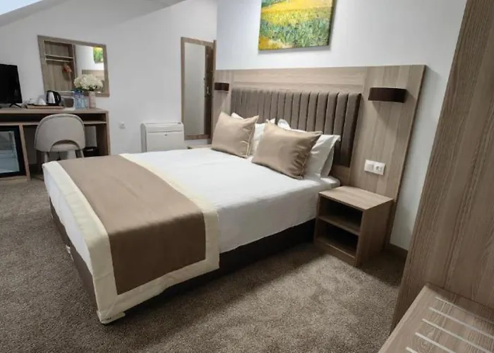 Evelin Deluxe House 4*